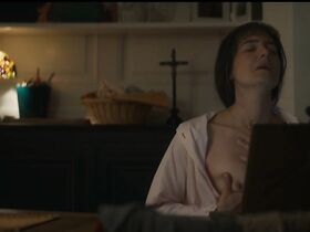 Хлоя Ламберт голая – Обычный человек s01e03 (2020) #3