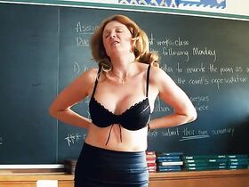 Дебора Твисс секси – Пипец (2010) #5