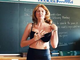 Дебора Твисс секси – Пипец (2010) #6