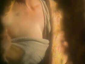 Шелли Дювалл секси – Сумерки ледяных нимф (1997)