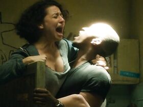 Илана Глейзер секси – Рождество (2015) #5