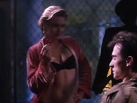 Дениз Кросби голая – Дневники «Красной туфельки» s01e03 (1992) #9