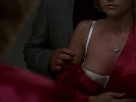 Келли Карлсон секси – Части тела s04e07 (2007) #1