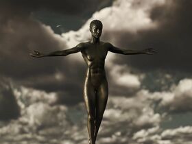 Аманда Коллин голая – Воспитанные волками s01e01 (2020) #24