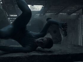 Аманда Коллин голая – Воспитанные волками s01e01 (2020) #34