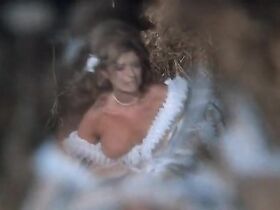 Сибил Даннинг голая – Оружие Господне (1976) #7