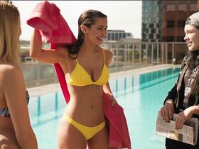 Акилла Золл секси, Кимберли Матула секси, Элли Гонсалвес секси – Борьба с моей семьей (2019) #7