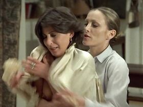 Элизабет Маргони голая – Профессионал (1981) #8