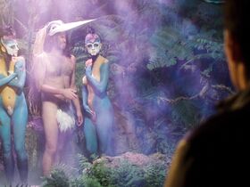 Мария Зырянова секси, Николь Лалиберт секси – Ужин с придурками (2010) #2