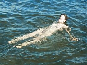 Карин Франц Кёрлоф голая – Серьёзная игра (2016) #9