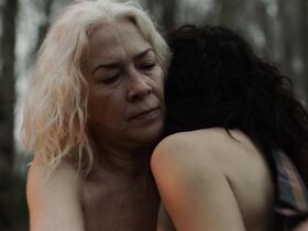 Барбара Ленни голая, Суси Санчес голая – Болезнь в воскресенье (2018) #1