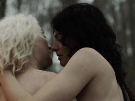 Барбара Ленни голая, Суси Санчес голая – Болезнь в воскресенье (2018) #2