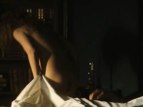 Каролина Грушка голая – Мария Кюри (2016) #4