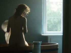 Каролина Грушка голая – Мария Кюри (2016) #9