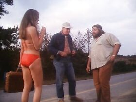 Кэтрин Бах секси – Придурки из Хаззарда s01e01 (1979) #3