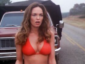 Кэтрин Бах секси – Придурки из Хаззарда s01e01 (1979)