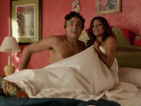 Андреа Наведо секси – Девственница s01e03 (2014) #3