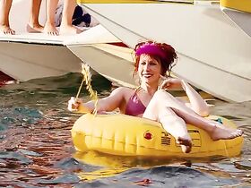 Бонни Морган секси – Пираньи 3D (2010) #3