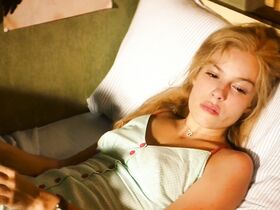 Федерика Флавони голая, Николетта Романофф голая, Микаэла Рамаццотти секси – Лучшие годы (2020) #13