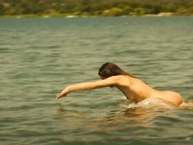 Федерика Флавони голая, Николетта Романофф голая, Микаэла Рамаццотти секси – Лучшие годы (2020) #6