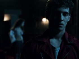 Мария Педраса секси – Бумажный дом s01e02 (2017) #3