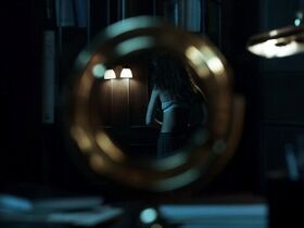 Мария Педраса секси – Бумажный дом s01e02 (2017) #4