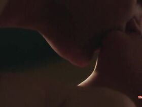 Сара Грин голая – Любовь и дикость (2009)