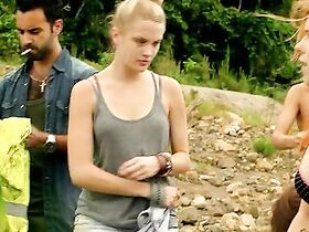 Магда Апанович секси, Лоренца Иззо секси – Зеленый ад (2013)