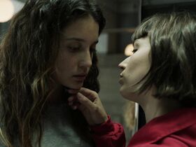 Мария Педраса секси, Урсула Корберо секси – Бумажный дом s01e08 (2017) #1