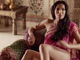 Падма Лакшми секси – Испытание королевского стрелка Шарпа (2006) #3
