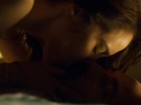 Мелани Скрофано секси – Вайнона Эрп s01e09 (2016) #1