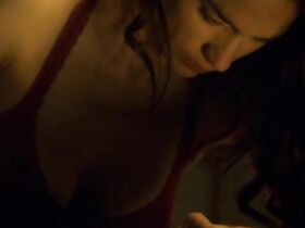 Мелани Скрофано секси – Вайнона Эрп s01e09 (2016) #4