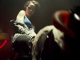 Мелани Скрофано секси – Вайнона Эрп s03e01 (2018) #1