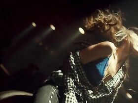 Мелани Скрофано секси – Вайнона Эрп s03e01 (2018) #4