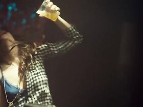 Мелани Скрофано секси – Вайнона Эрп s03e01 (2018) #5