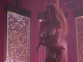 Никки Фриц секси – Пропавшие миллионы (1994) #5