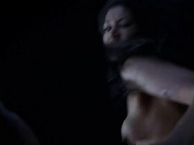 Янина Гаванкар голая – Настоящая кровь s05e09 (2012) #5