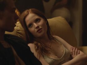 Элли Бамбер секси – Extracurricular Activities (2019) #4