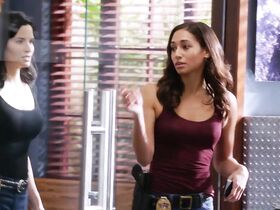 Миган Рат секси – Гавайи 5.0 s10e06 (2019) #3