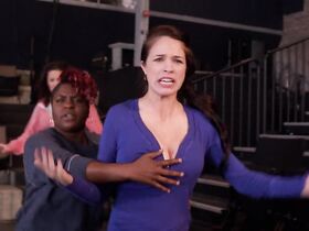 Анна Кэмп секси – Идеальный голос (2012)