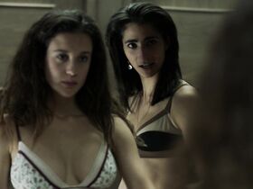 Мария Педраса секси, Альба Флорес секси – Бумажный дом s01e10 (2017) #4