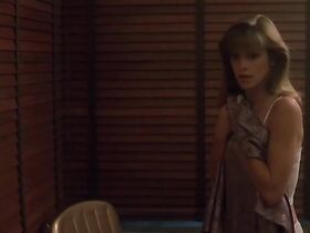 Синтия Гибб секси – Джек-потрошитель возвращается (1988) #4