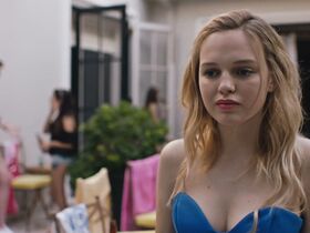 Лианна Уолсмен секси, Одесса Янг секси – Клубки и узлы (2017) #7