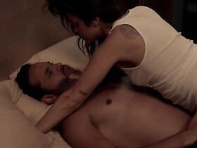 Ванесса Ферлито секси – Грейсленд s02e08 (2014)