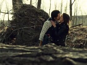 Мелани Скрофано секси – Вайнона Эрп s01e05 (2016) #1