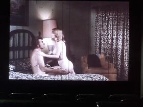 Кэтрин Бах голая – Грязное дело (1975) #6