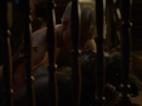 Вунми Мосаку секси, Моник Канделария голая – Страна Лавкрафта s01e04 (2020) #6