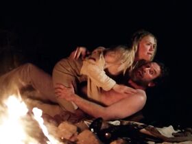 Доминик Суэйн голая, Тори Глоу Осборн голая – Эминенс Хилл (2019) #6