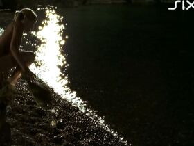 Янина Элькин голая, Никола Кастнер голая – Любовь или волейбол (2003) #5