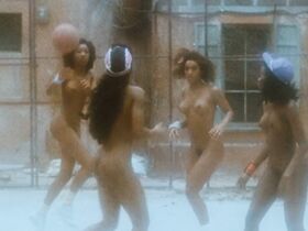 Татьяна Зимик голая, Аманда Редлингтон голая – Флоддеры в Америке! (1992) #7